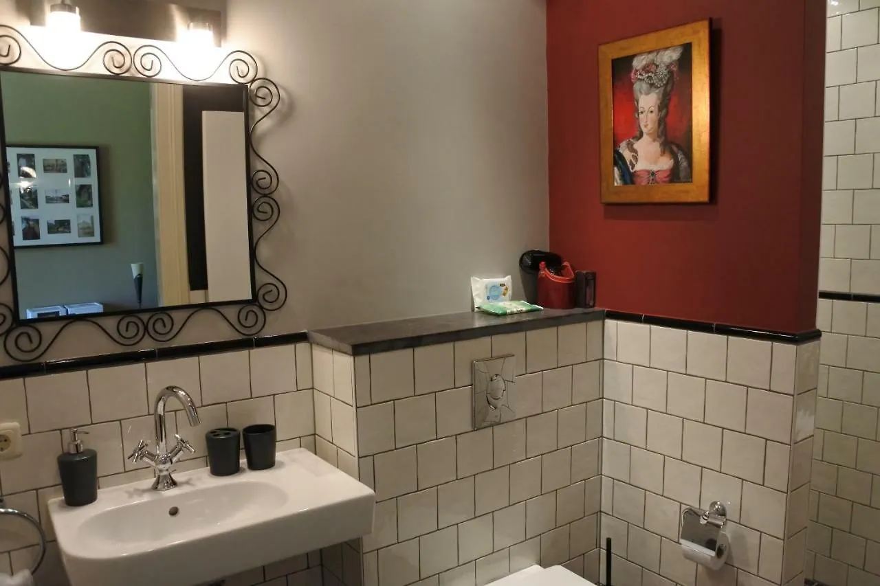 B & B Kasteelhoeve Borgharen - Maastricht 0*,  Niederlande